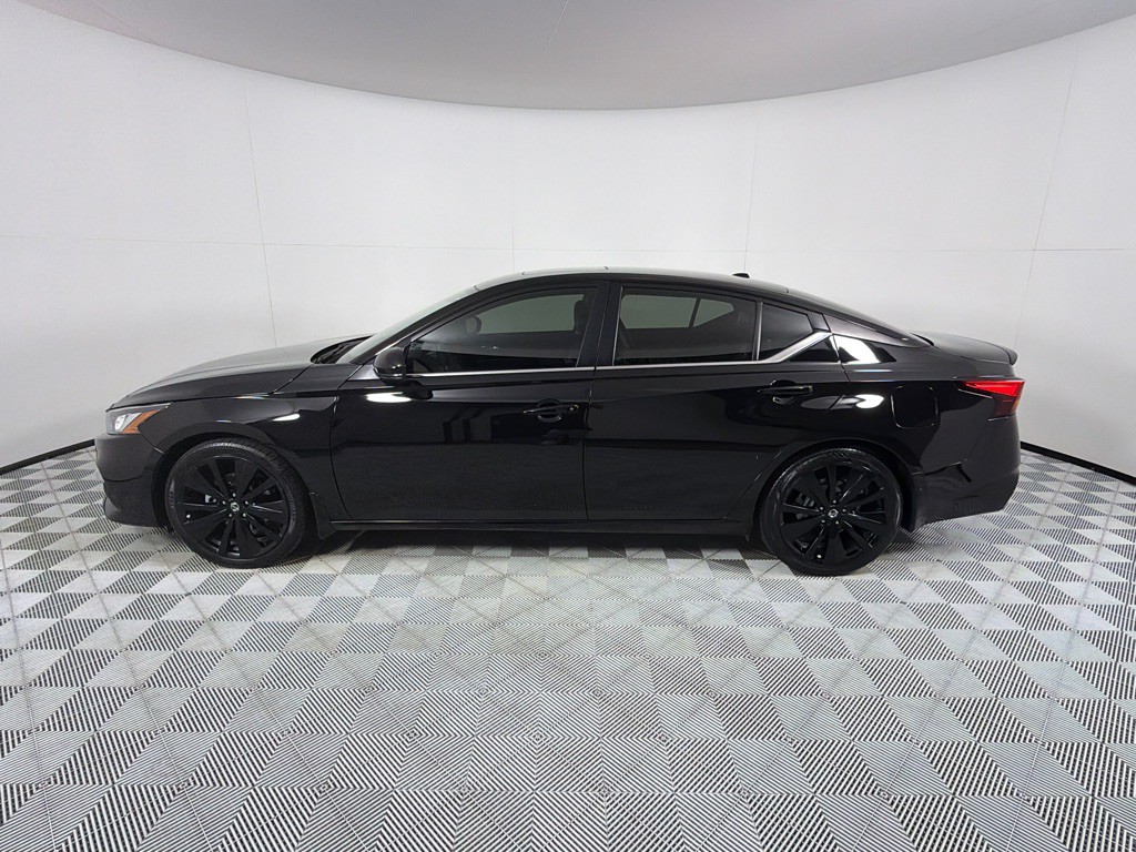 2022 Nissan Altima Image 8