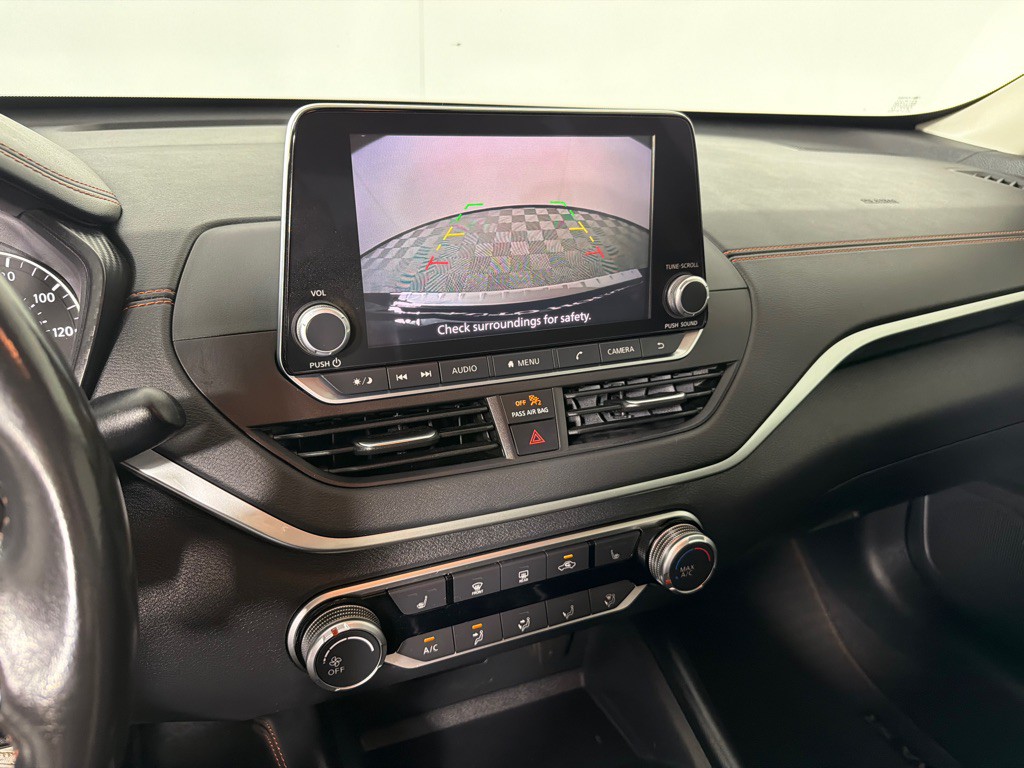 2022 Nissan Altima Image 17