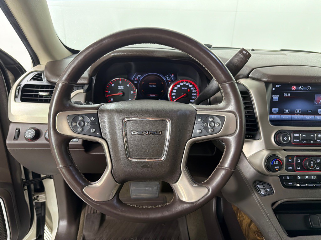 2015 GMC Yukon Image 16