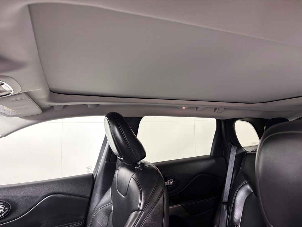 2019 Jeep Cherokee Image 14