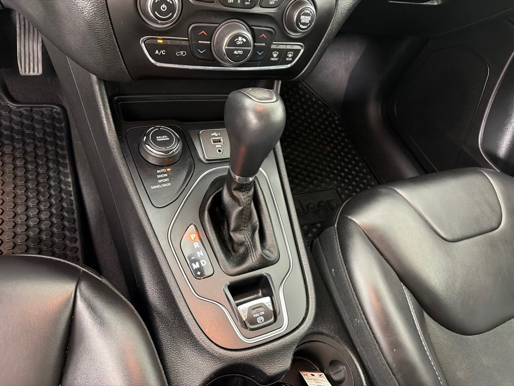 2019 Jeep Cherokee Image 19
