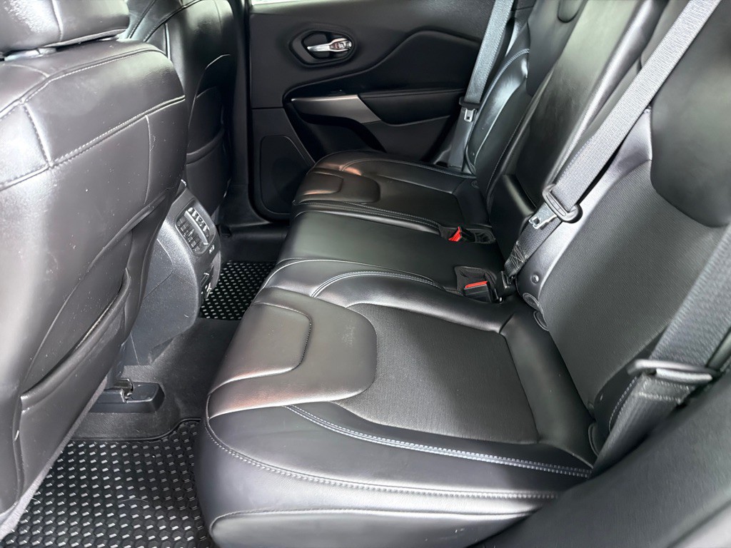 2019 Jeep Cherokee Image 20