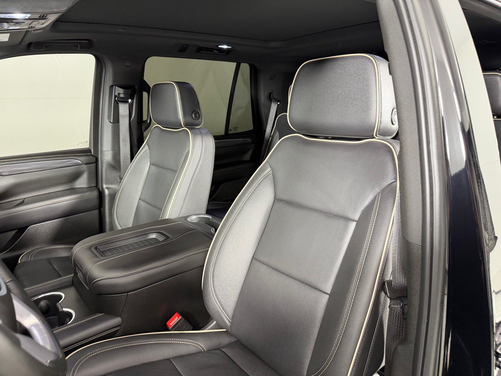 2024 GMC Yukon Image 13