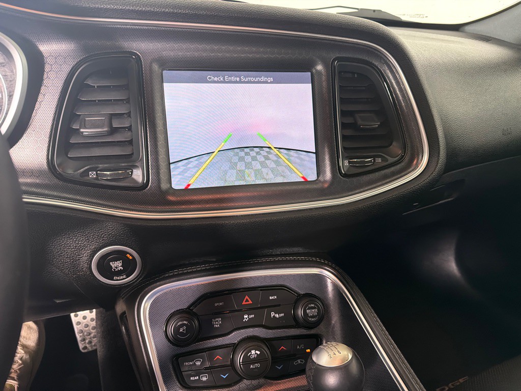 2015 Dodge Challenger Image 17