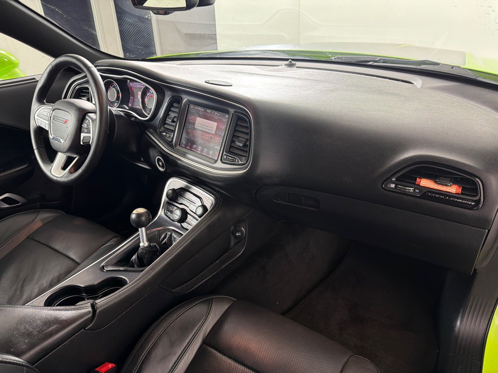 2015 Dodge Challenger Image 21