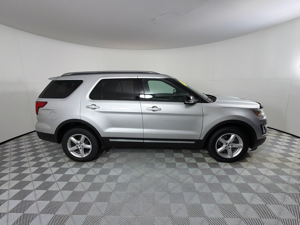 2016 Ford Explorer Image 4