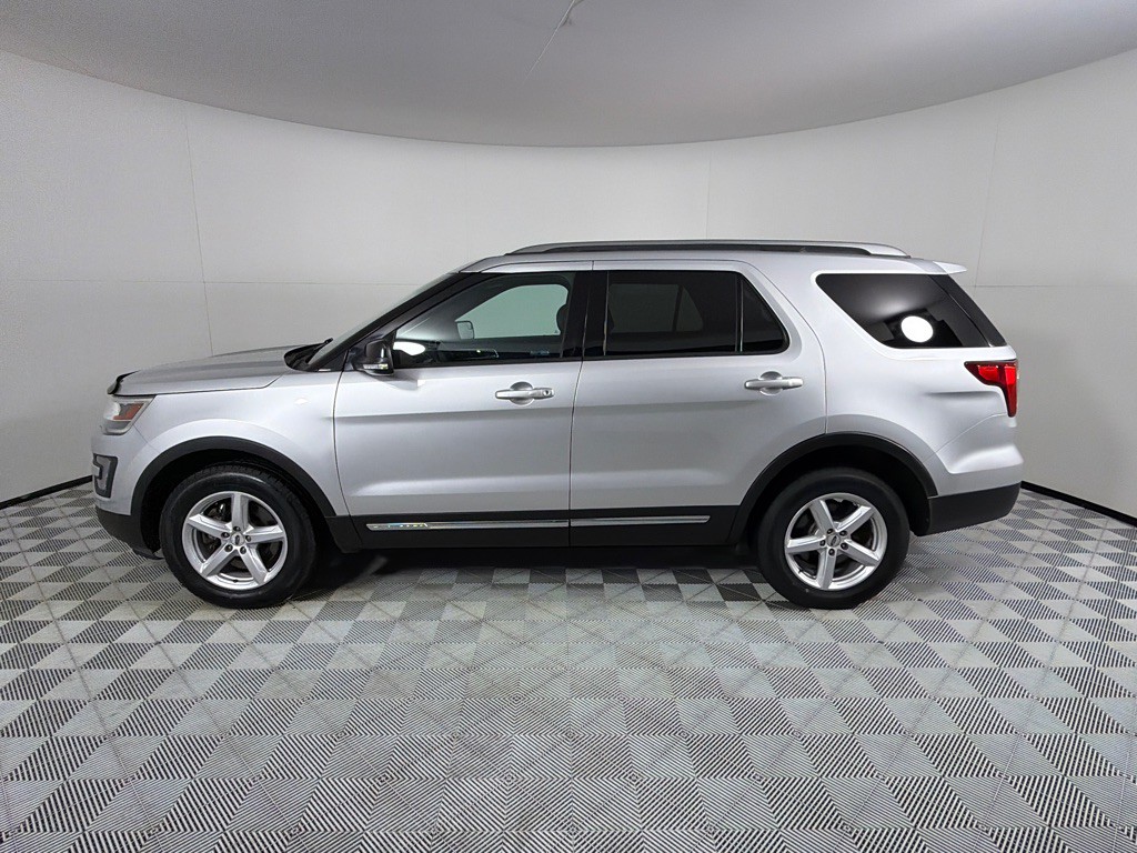 2016 Ford Explorer Image 8