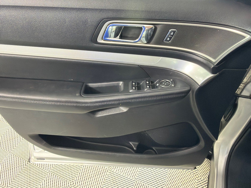 2016 Ford Explorer Image 11