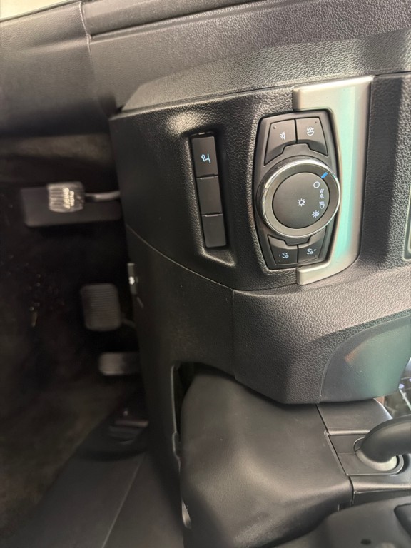 2016 Ford Explorer Image 13