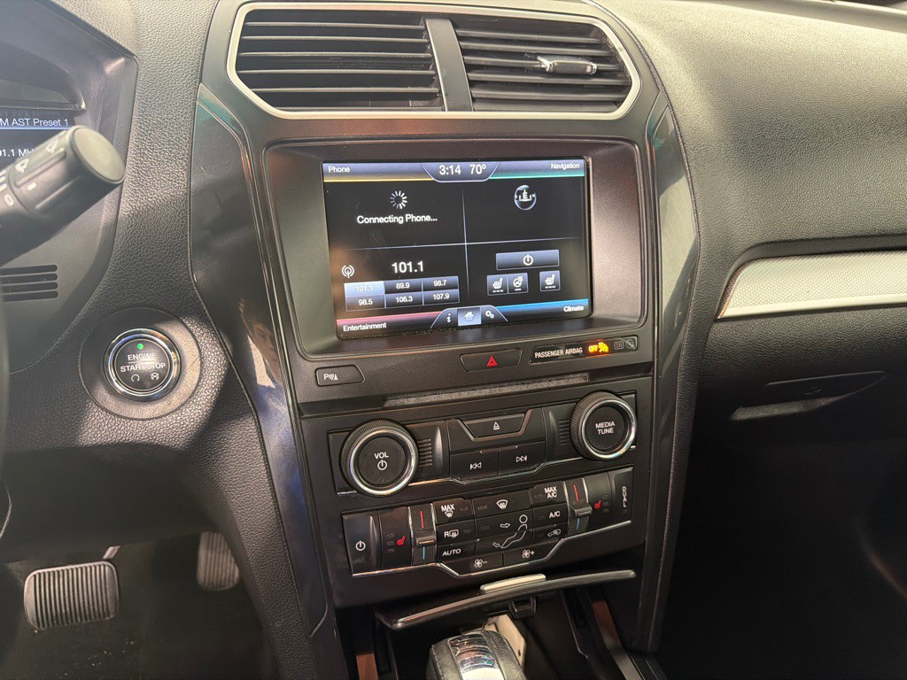 2016 Ford Explorer Image 15