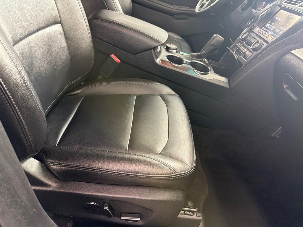 2016 Ford Explorer Image 24