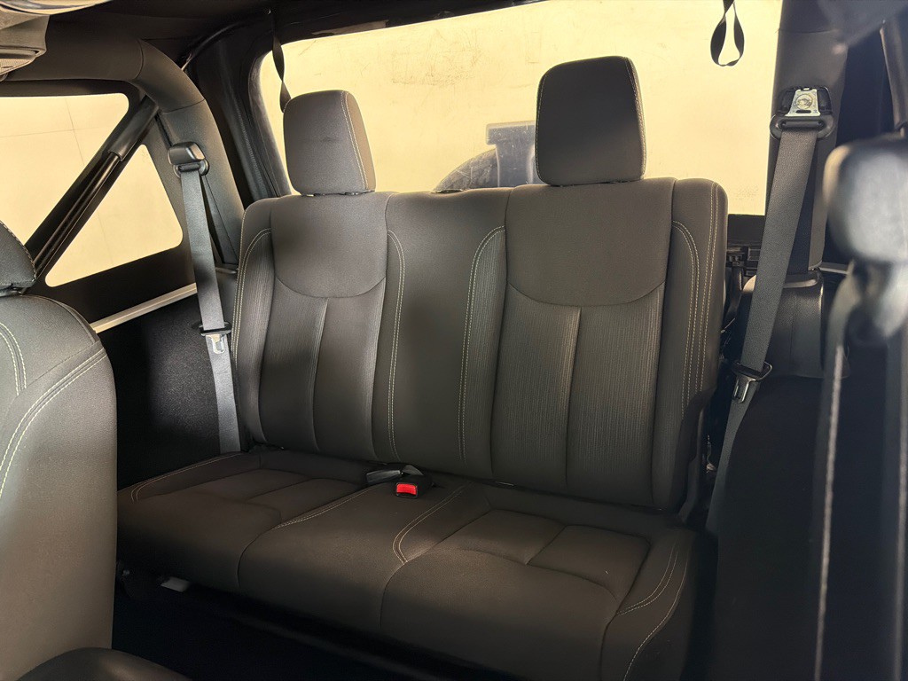 2017 Jeep Wrangler Image 17