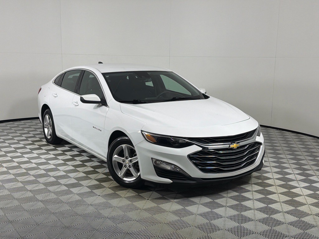 2023 Chevrolet Malibu Image 2
