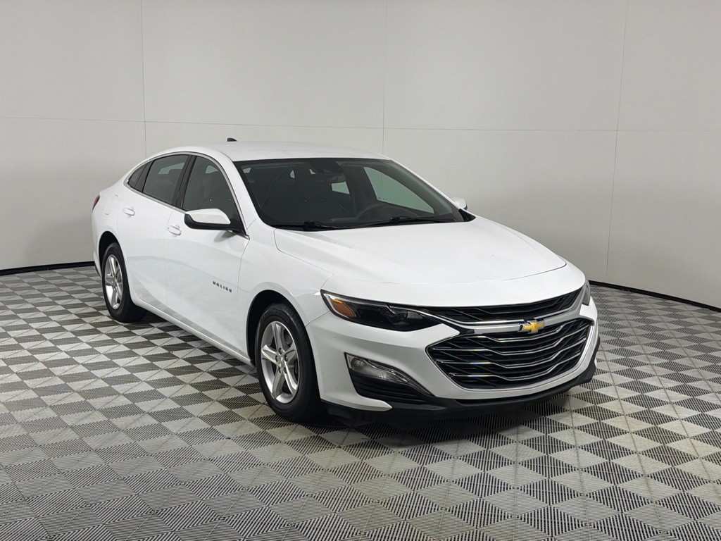 2023 Chevrolet Malibu Image 3