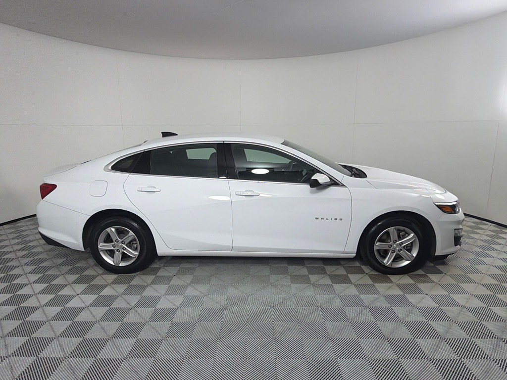 2023 Chevrolet Malibu Image 4