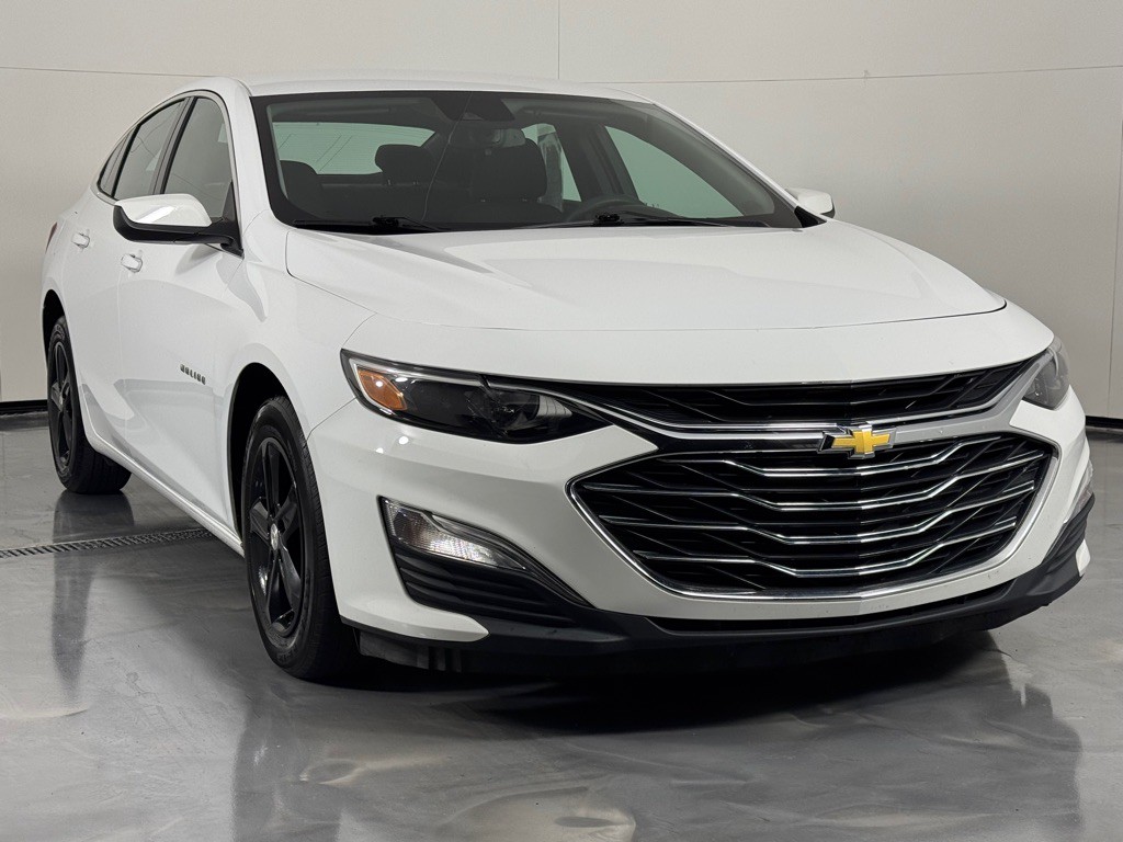 2023 Chevrolet Malibu Image 3
