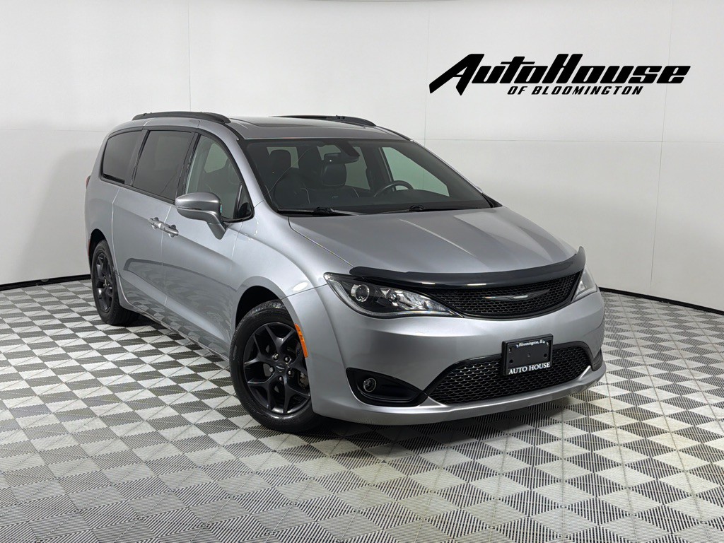 2018 Chrysler Pacifica Image 1