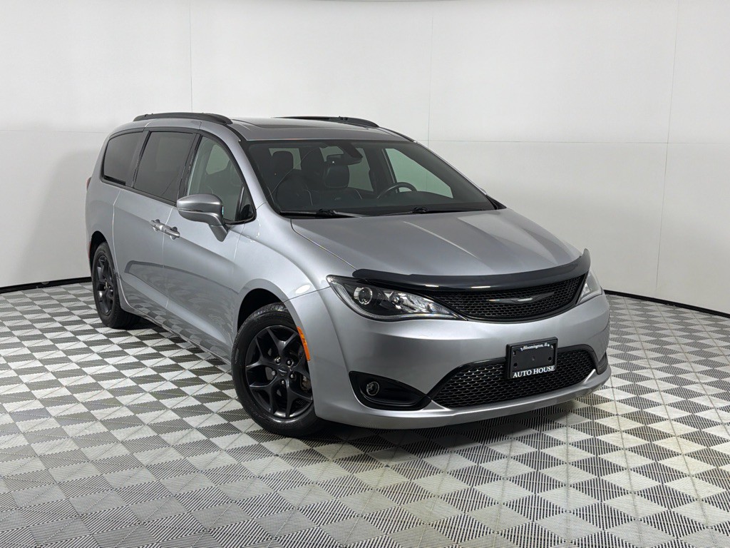 2018 Chrysler Pacifica Image 2