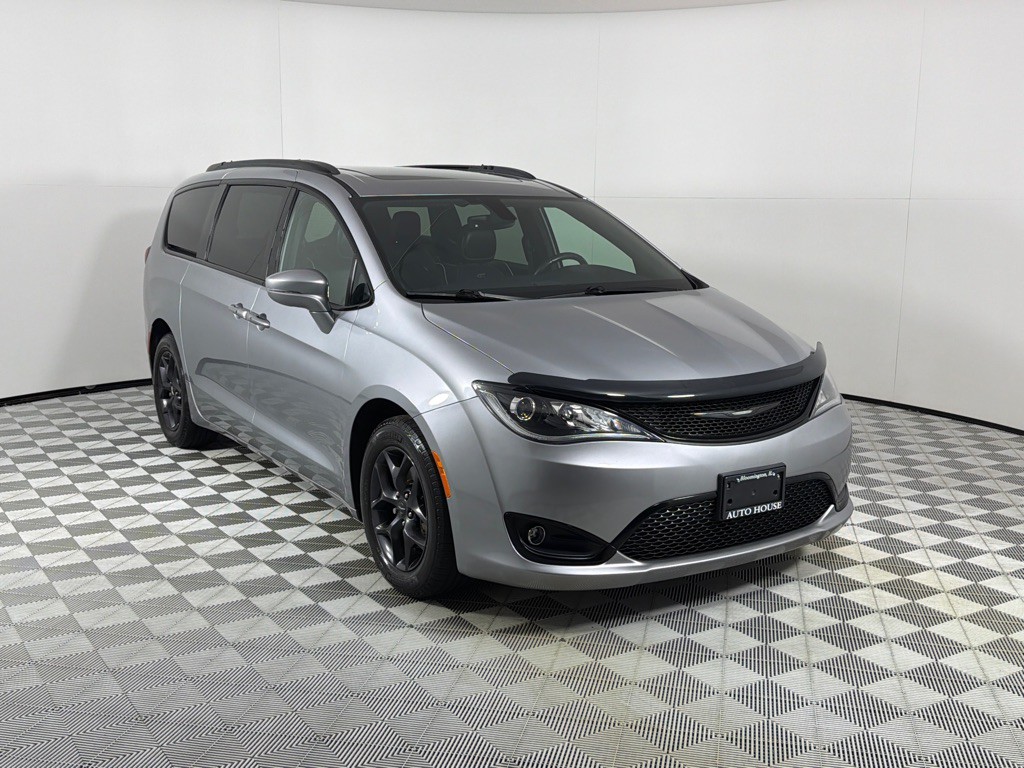 2018 Chrysler Pacifica Image 3