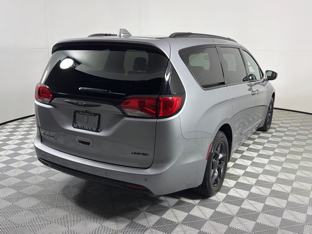 2018 Chrysler Pacifica Image 5