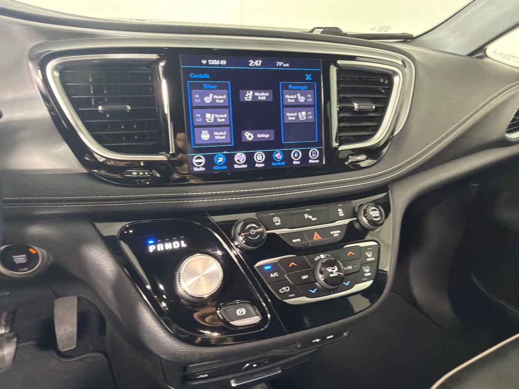 2018 Chrysler Pacifica Image 17