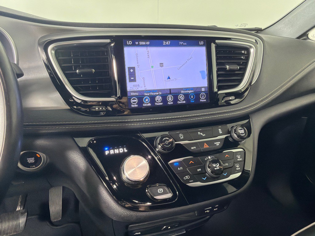 2018 Chrysler Pacifica Image 18