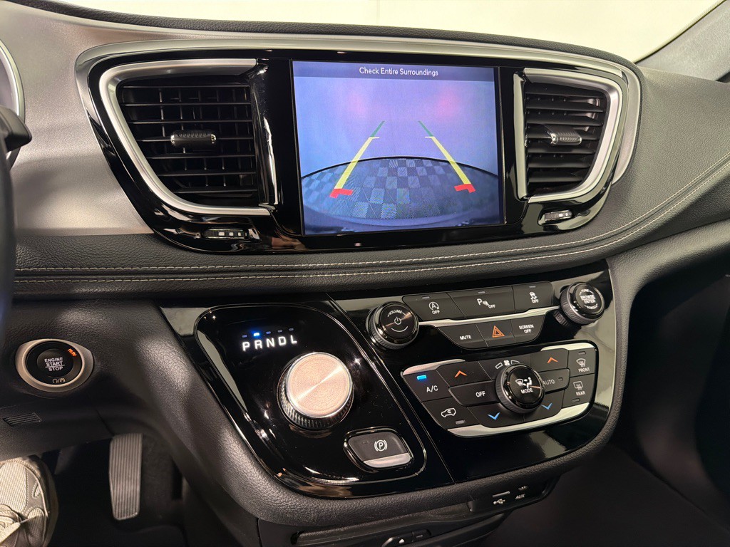2018 Chrysler Pacifica Image 19