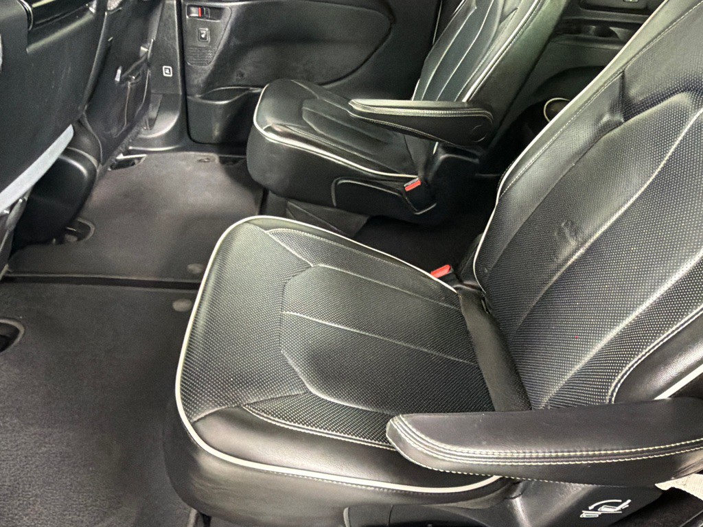 2018 Chrysler Pacifica Image 20