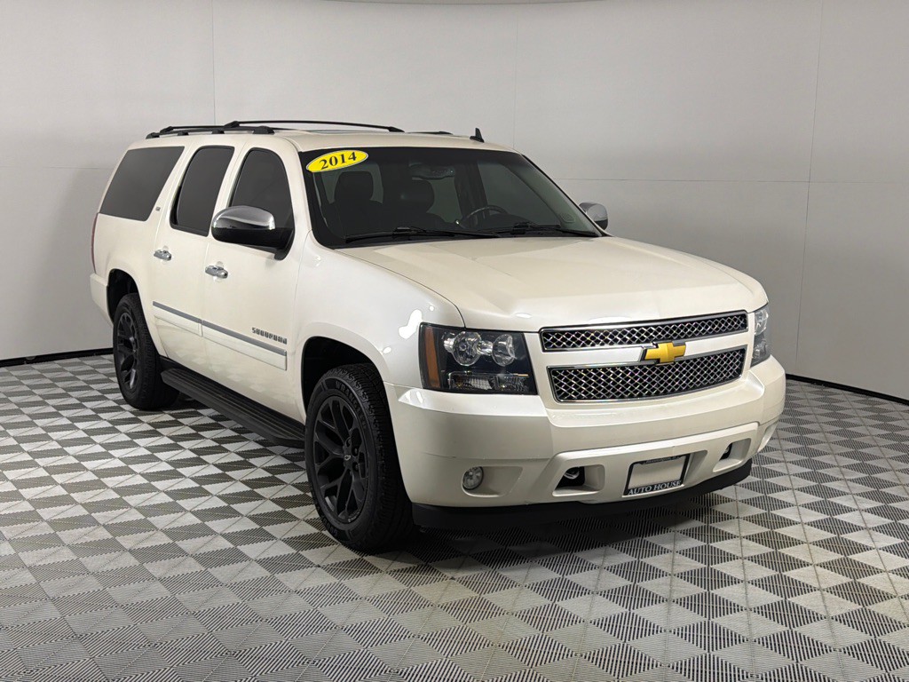 2014 Chevrolet Suburban Image 3