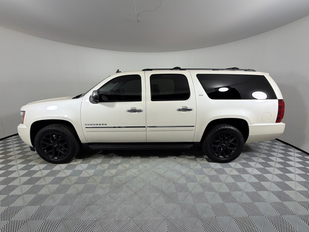 2014 Chevrolet Suburban Image 6