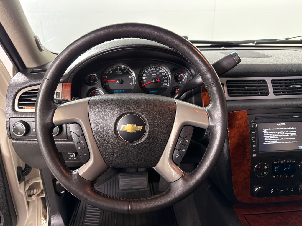 2014 Chevrolet Suburban Image 14
