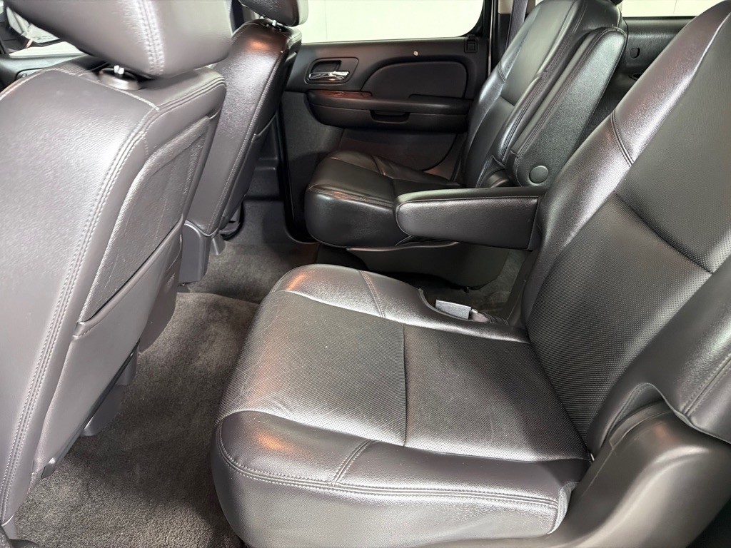 2014 Chevrolet Suburban Image 17