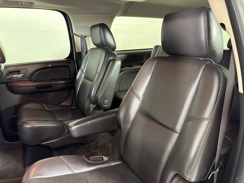 2014 Chevrolet Suburban Image 18