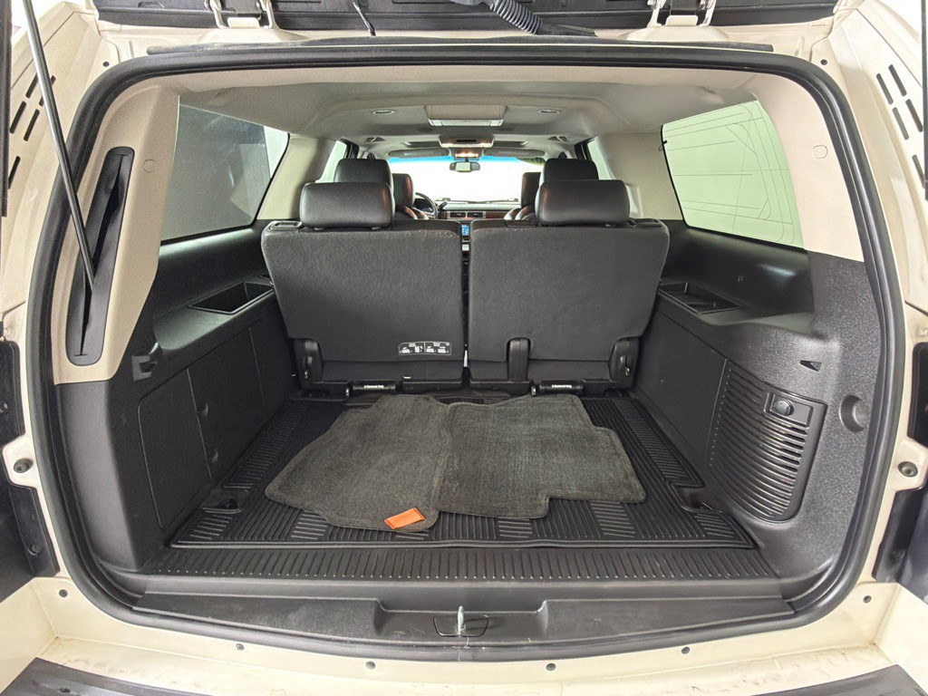 2014 Chevrolet Suburban Image 20