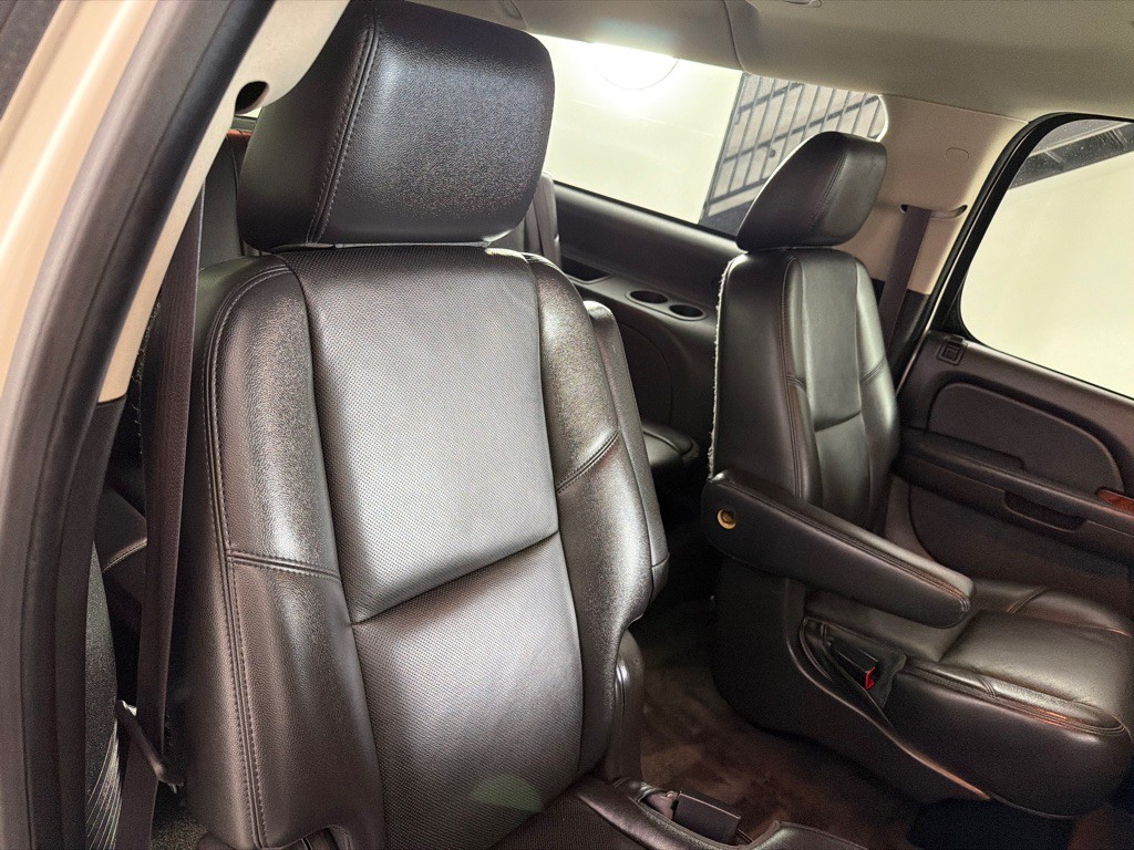 2014 Chevrolet Suburban Image 22