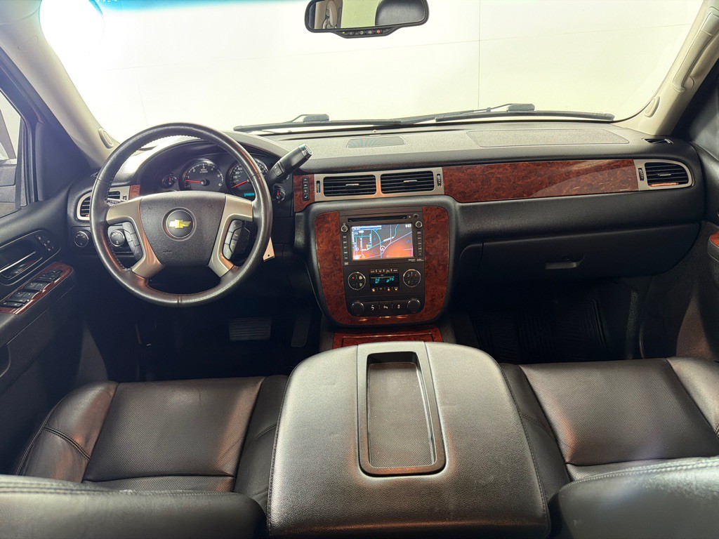 2014 Chevrolet Suburban Image 25