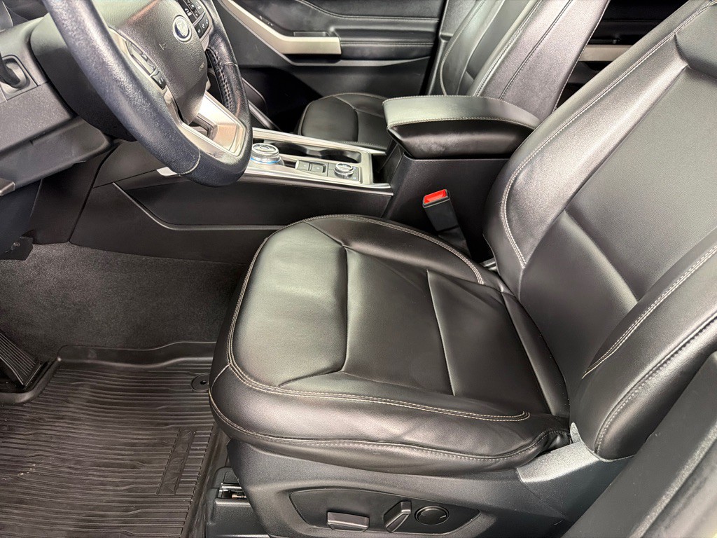 2023 Ford Explorer Image 8