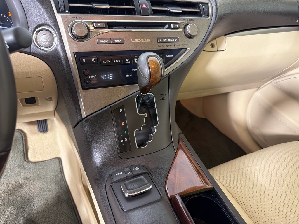 2015 Lexus RX Image 16
