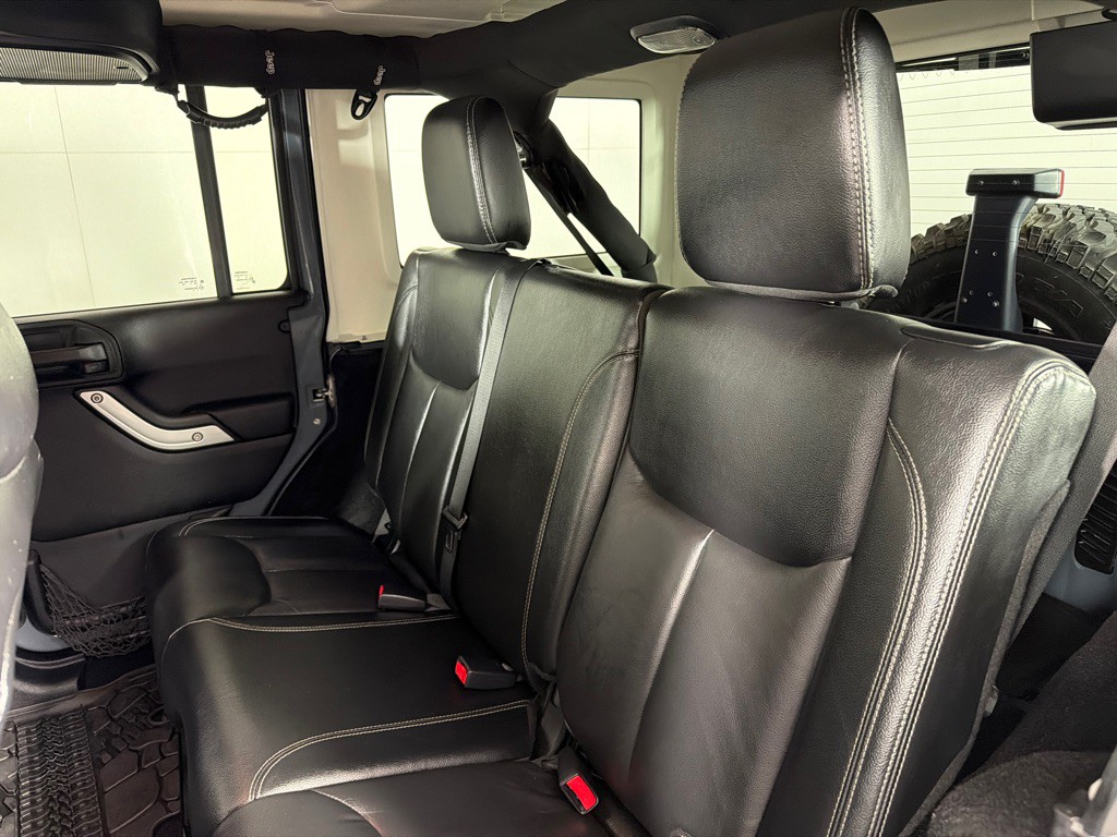 2015 Jeep Wrangler Unlimited Image 16