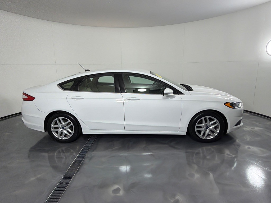 2016 Ford Fusion Image 4
