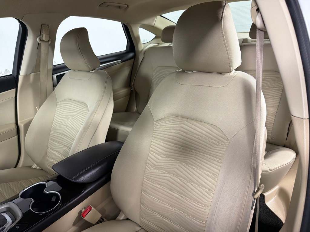2016 Ford Fusion Image 9