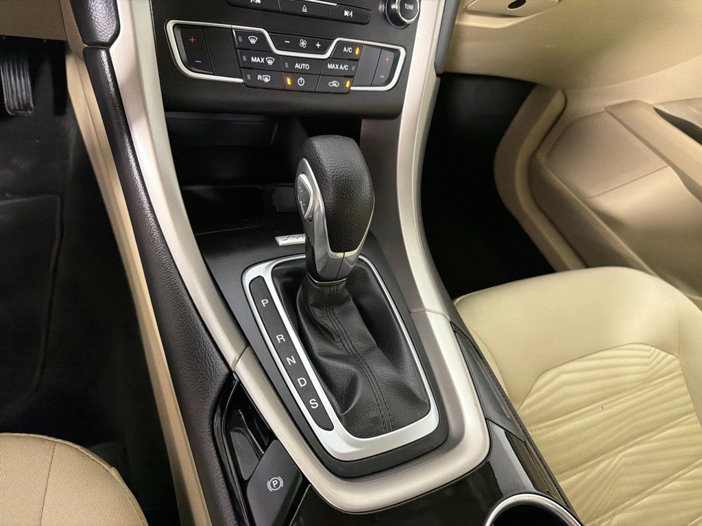 2016 Ford Fusion Image 13