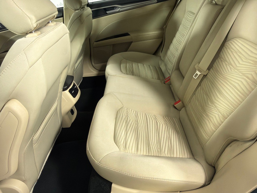 2016 Ford Fusion Image 14