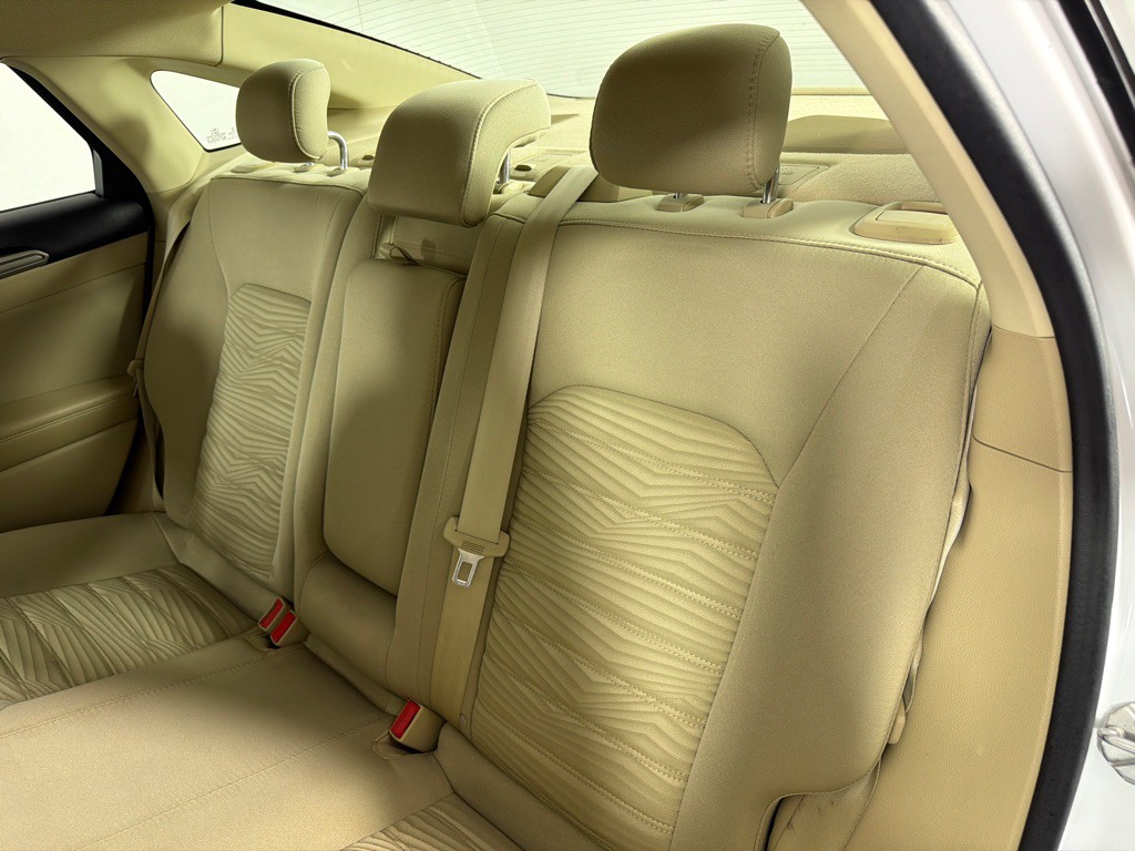 2016 Ford Fusion Image 15