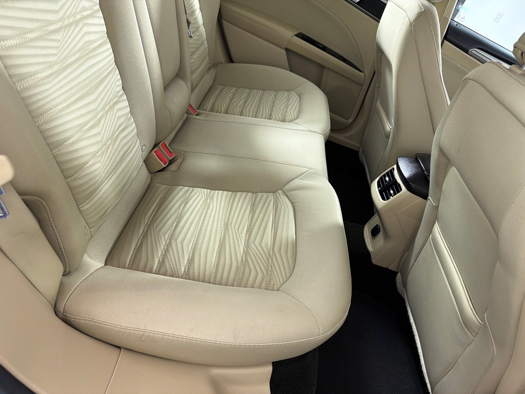 2016 Ford Fusion Image 16