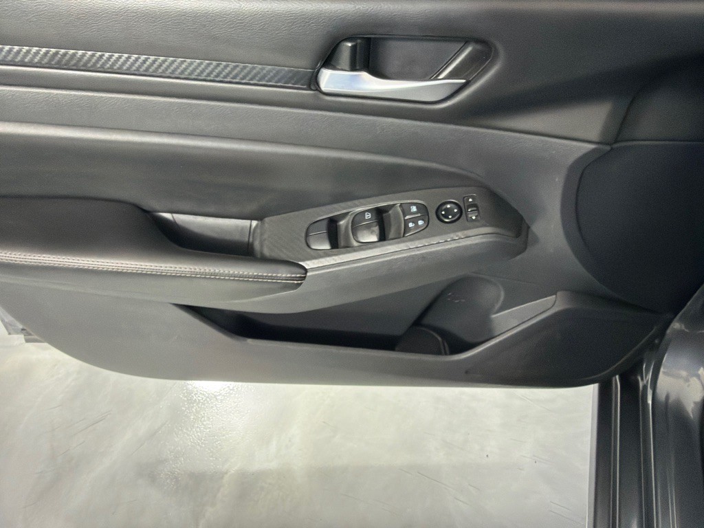 2024 Nissan Altima Image 8