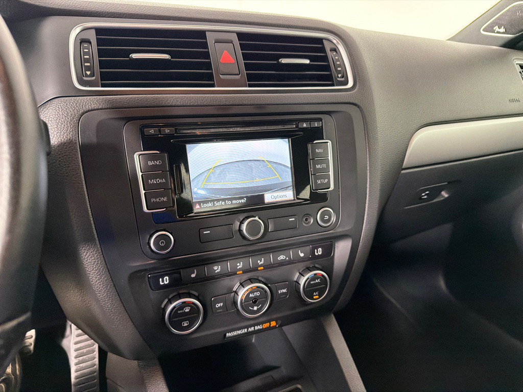 2013 Volkswagen Jetta Image 15