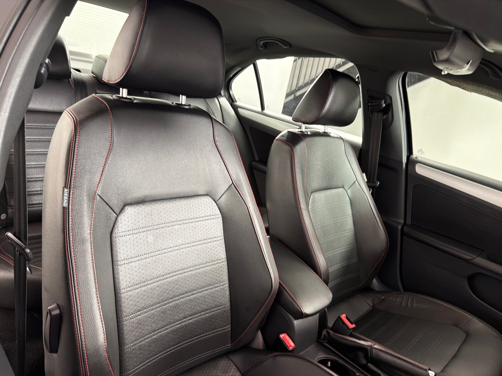 2013 Volkswagen Jetta Image 22