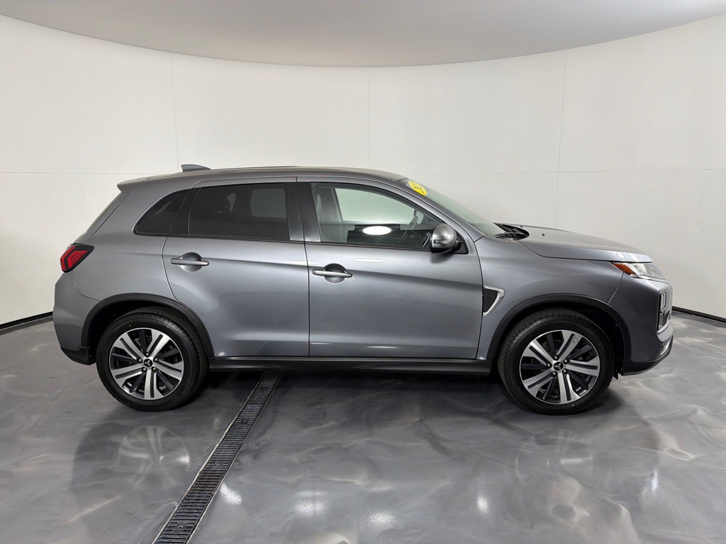 2023 Mitsubishi Outlander Image 4