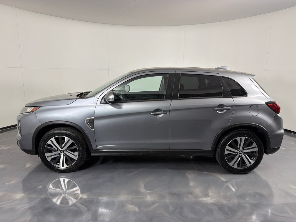 2023 Mitsubishi Outlander Image 8